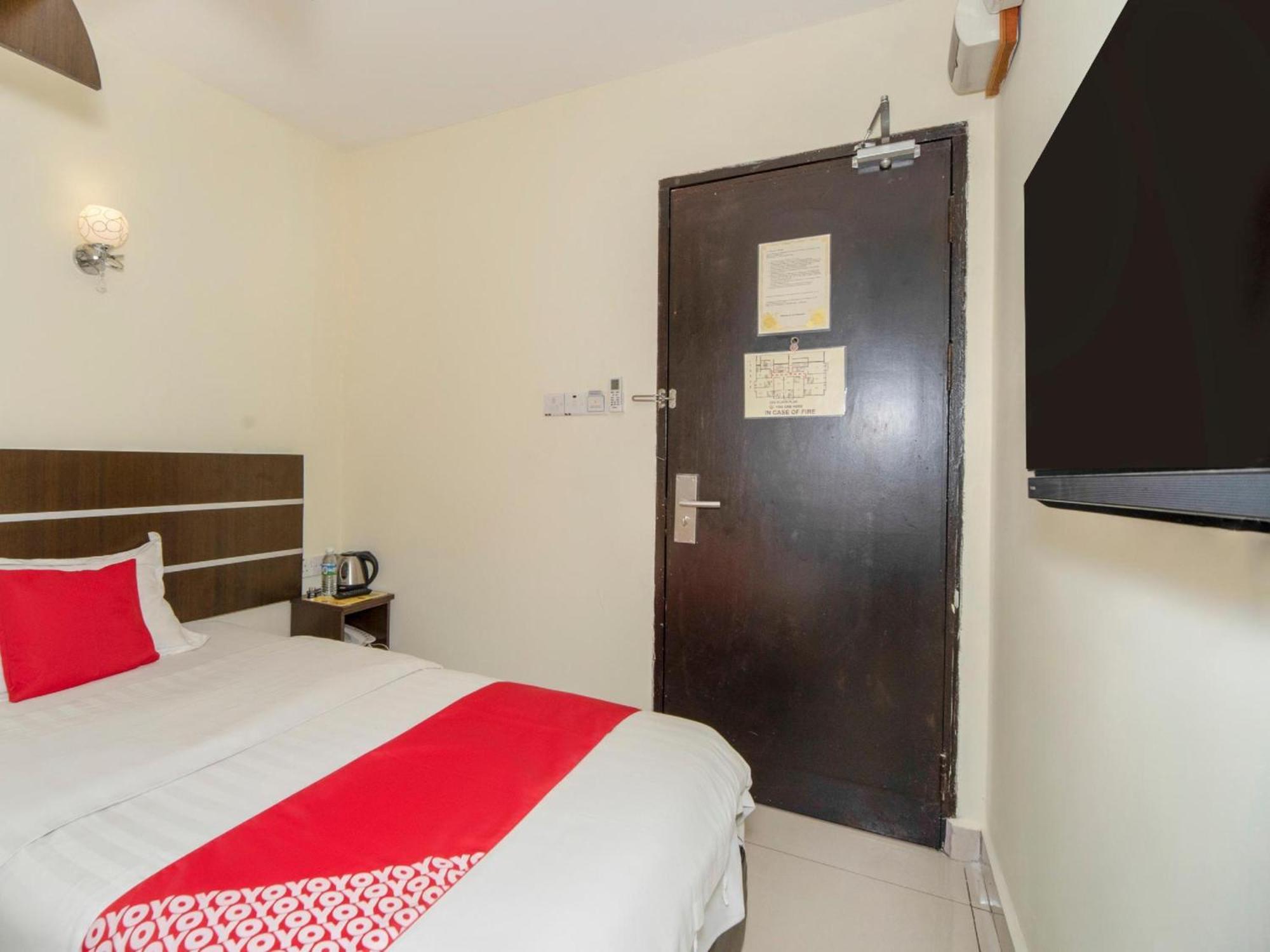 Super Oyo 89944 Hotel 2*