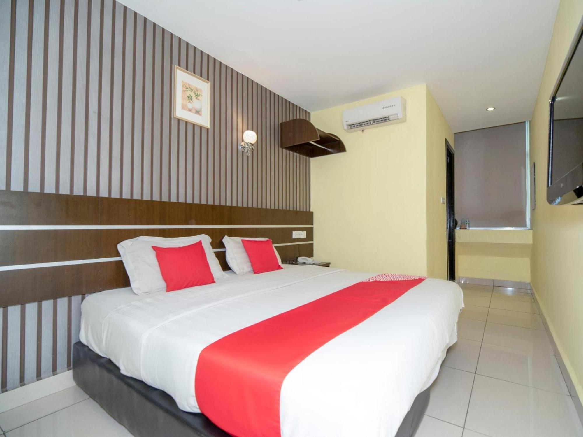 Hotel Super Oyo 89944 2*